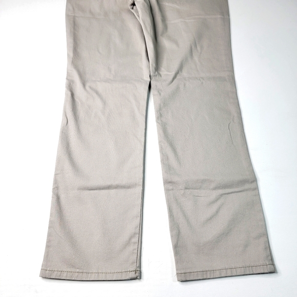 Lee Classic Relaxed Fit Straight Leg High Rise Jean - Picture 8 of 9